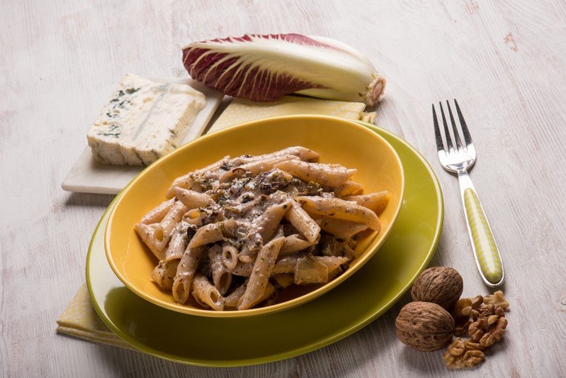 Pasta con radicchio, gorgonzola e noci - Fidelity Cucina