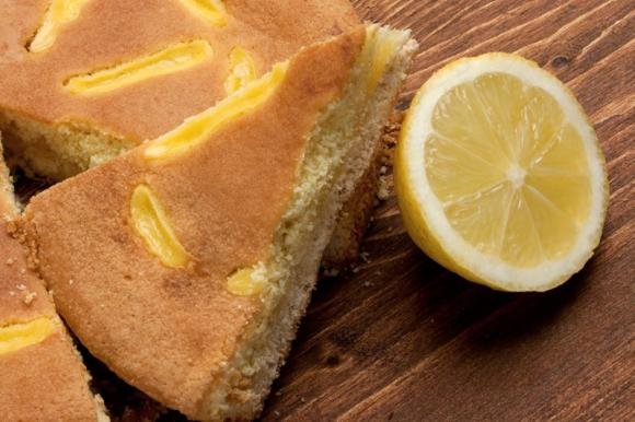 Torta al limone con crema al limone