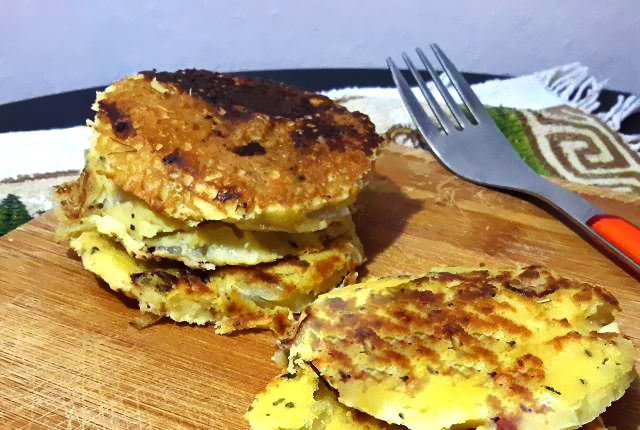 Frittatine con farina di ceci, cipolle e salvia - Fidelity ...