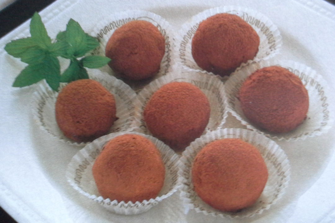 Tartufini al caffè e frutta secca