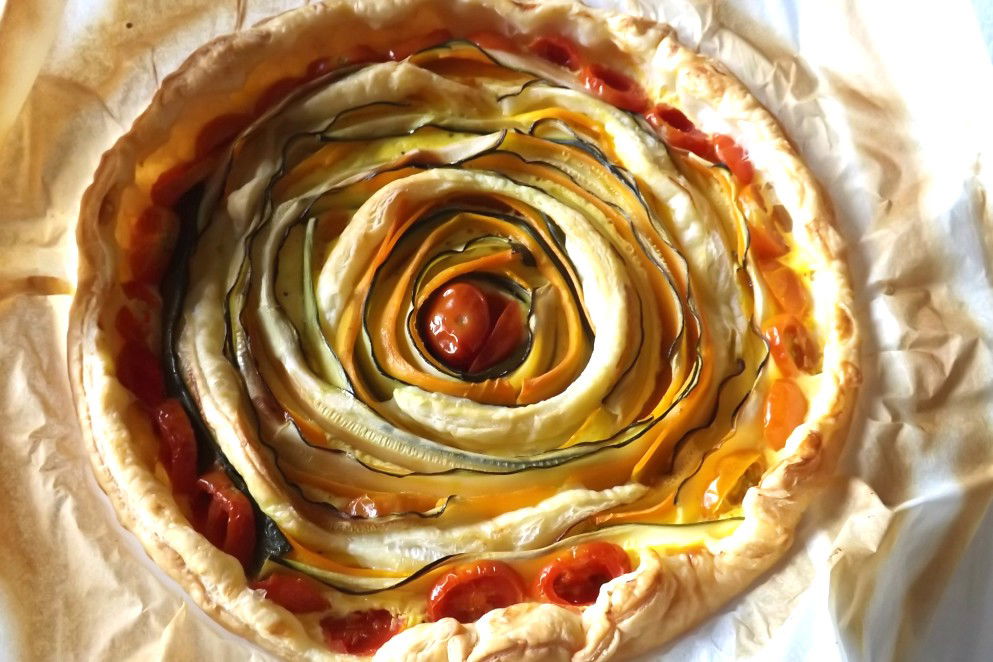 Torta salata estiva con verdure