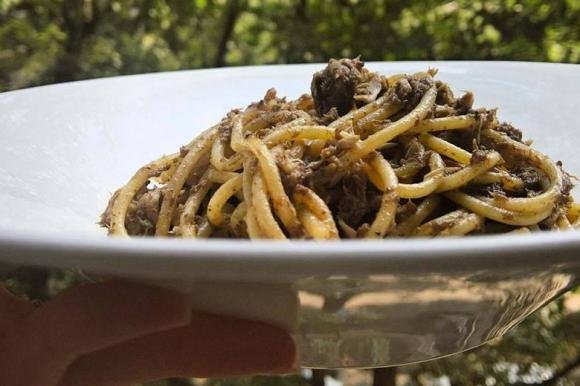 Spaghetti tonno e paté d’olive