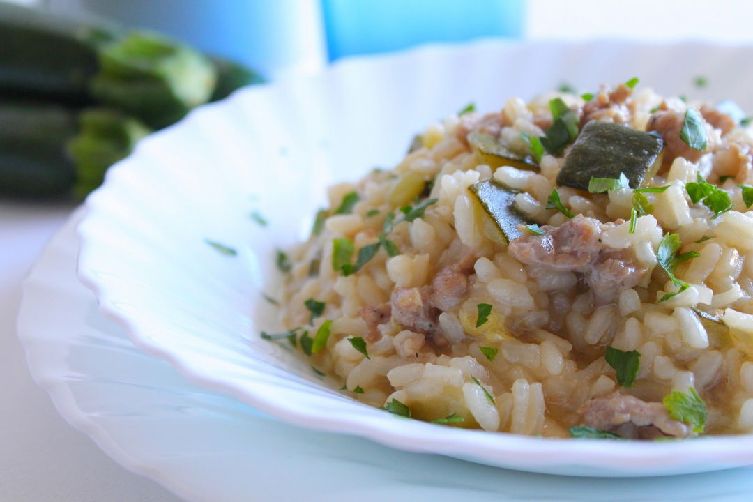 Risotto con salsiccia e zucchine