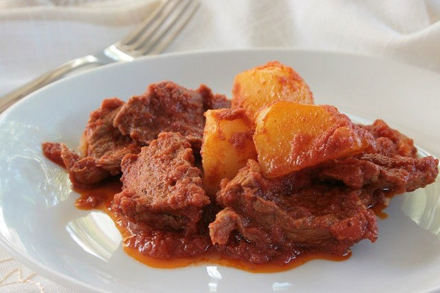 Carne Con Patate Al Sugo Fidelity Cucina