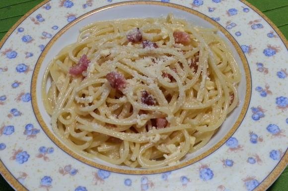 Spaghetti alla carbonara con pancetta e rodez