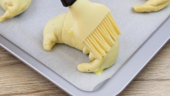 Croissant salati ripieni