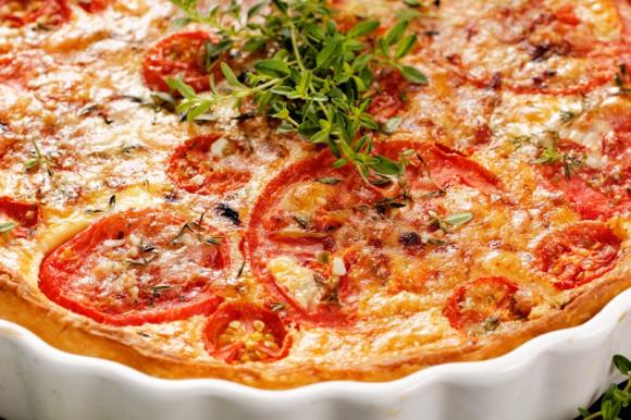Torta salata pomodoro e formaggi