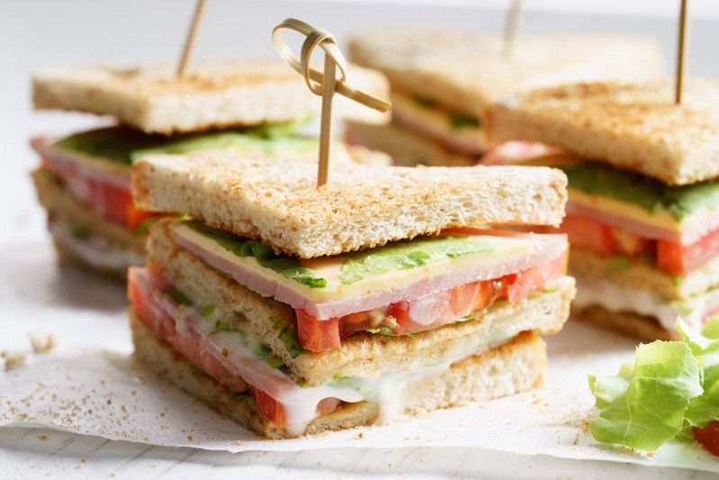 Clubhouse sandwich con prosciutto cotto