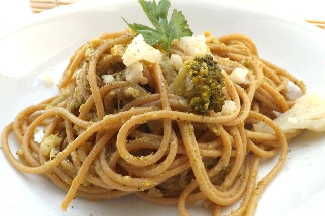 Spaghetti integrali con verdure