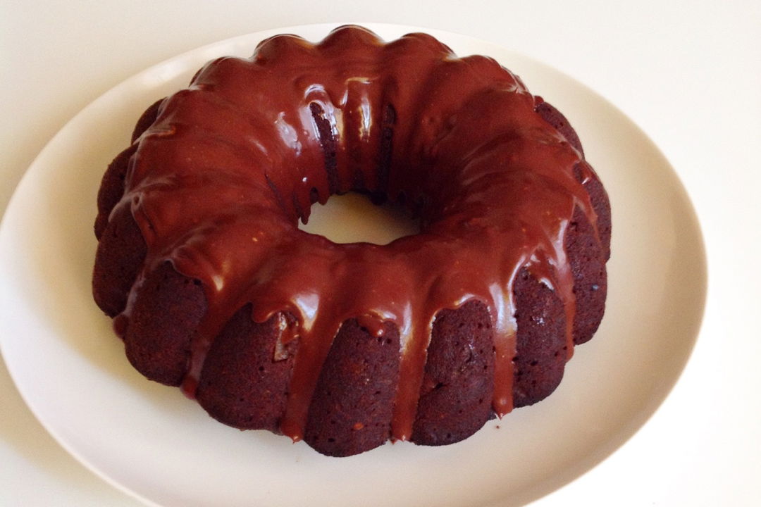 Bundt cake noci, pere e cioccolato