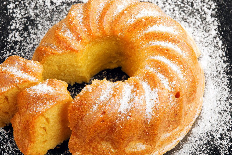 Ciambellone arancia e cioccolato bianco