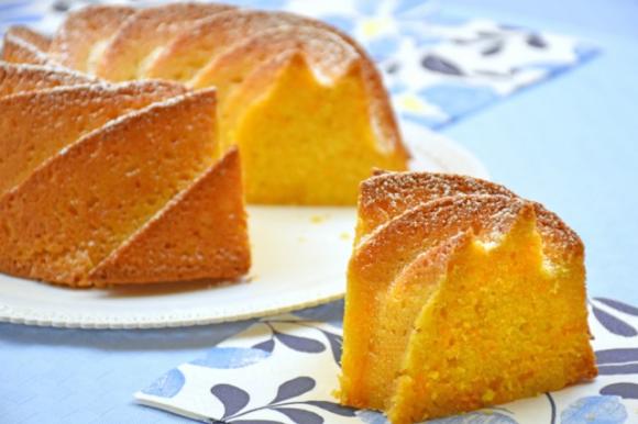Ciambellone soffice carote e mandorle