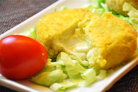 Polpette di broccoli e patate con cuore al formaggio