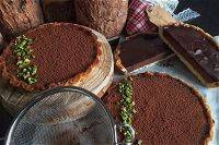 Crostatine con ganache fondente al sale e copertura al cacao