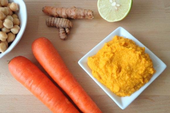Hummus di ceci, carote e curcuma