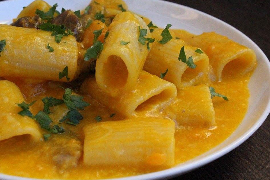 Mezzi rigatoni con zucca, funghi ed emmenthal Fidelity Cucina