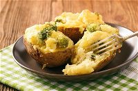 Patate ripiene di broccoli e formaggio