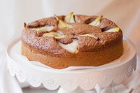 Torta semintegrale alle pere con orzo e caramello