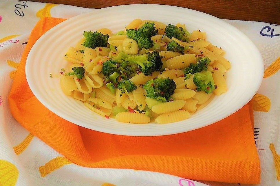 Gnocchetti sardi con broccoli e peperoncino