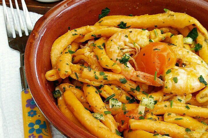 Strozzapreti con crema di gamberetti al brandy
