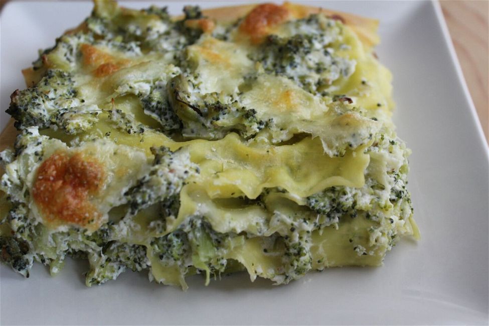 Lasagne con broccoli, ricotta e mozzarella