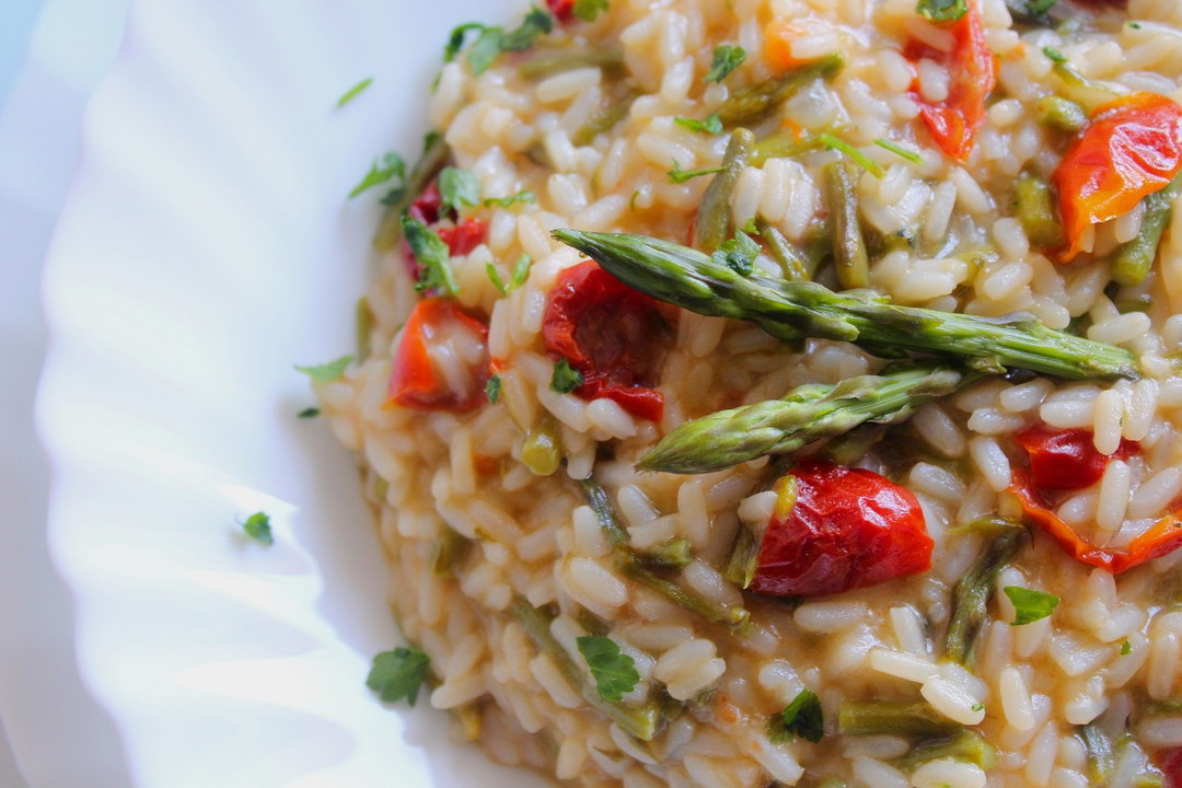 Risotto con asparagi selvatici e pomodori secchi Fidelity Cucina