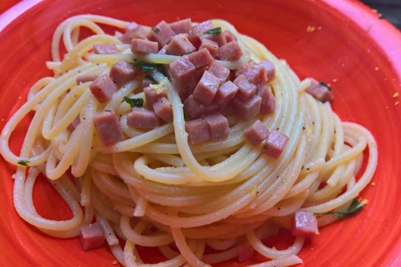 Spaghetti al limone con dadini di  prosciutto cotto