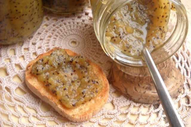 Marmellata di kiwi e cannella