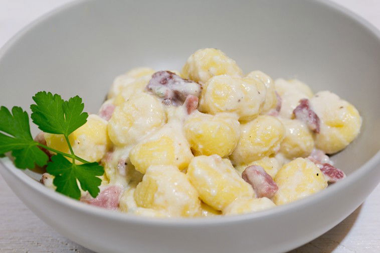 Gnocchi speck e noci