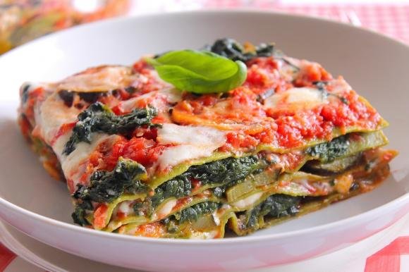 Lasagne verdi con spinaci, funghi e zucchine