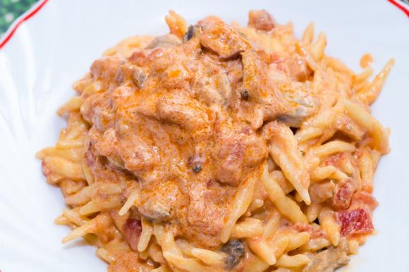 Trofie cremose con funghi e pomodorini - Fidelity Cucina