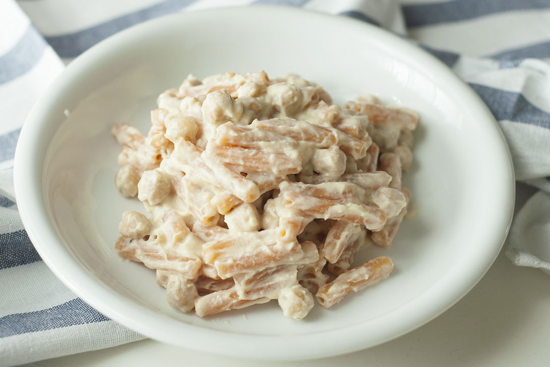 Sedanini con crema di ceci e ricotta