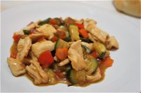Bocconcini di pollo con verdure e salsa di soia
