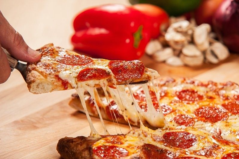 Pizza fatta in casa senza impasto