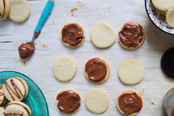 Alfajores Con Dulce De Leche Fidelity Cucina