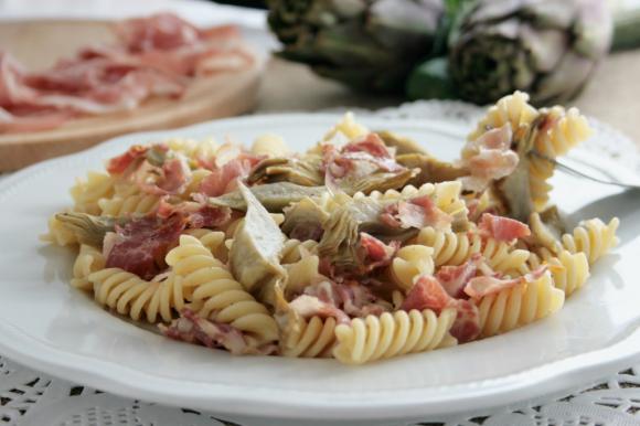 Pasta con carciofi e pancetta - Ricetta di Fidelity Cucina