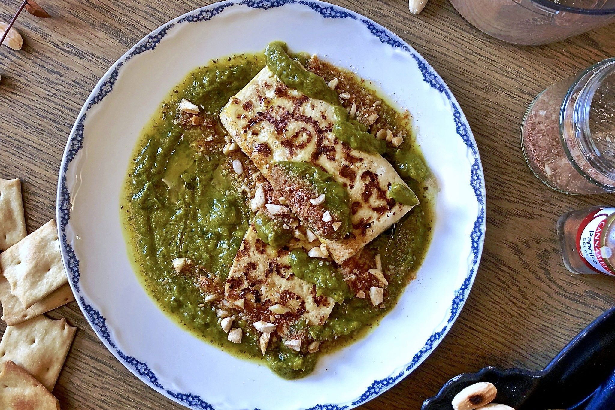 Tofu alla crema di spinaci con parmigiano vegetale alla paprika ... Tofu alla crema di spinaci con parmigiano vegetale alla paprika ...