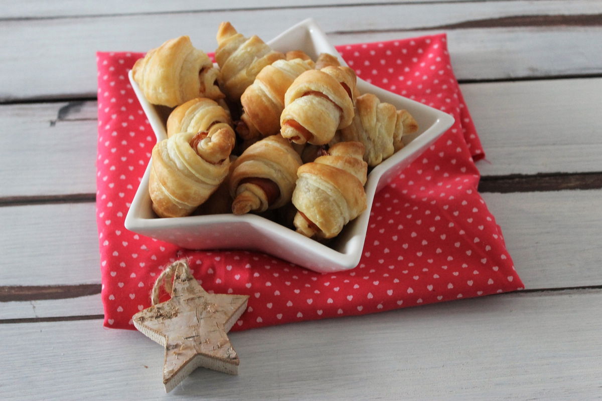 Mini cornetti salati di sfoglia con speck - Fidelity Cucina