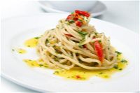 Spaghetti aglio, olio e peperoncino con pangrattato