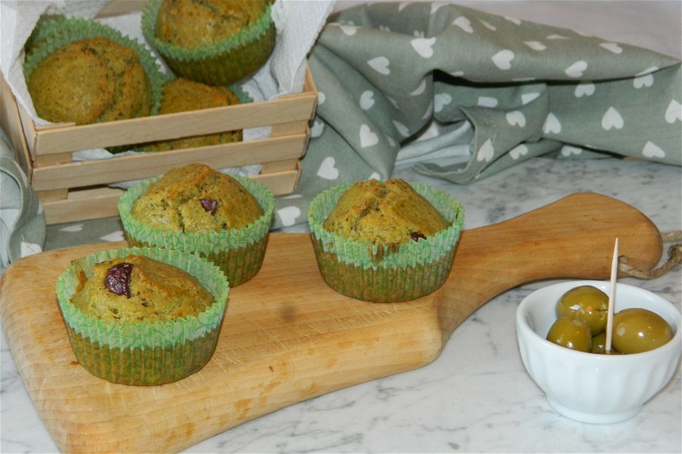 Muffin al pesto e olive