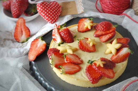 Crostata con gelée alle fragole e mousse al pistacchio ...