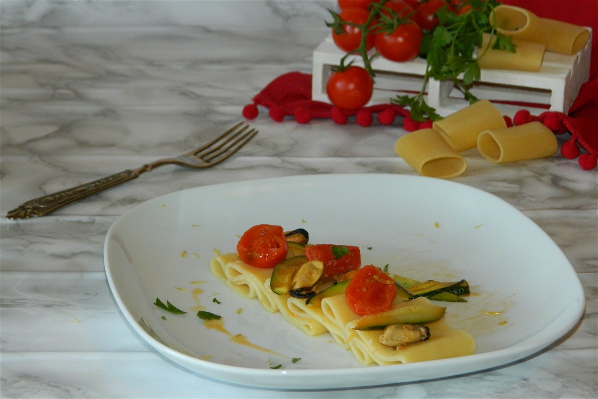 Paccheri con cozze e zucchine - Fidelity Cucina