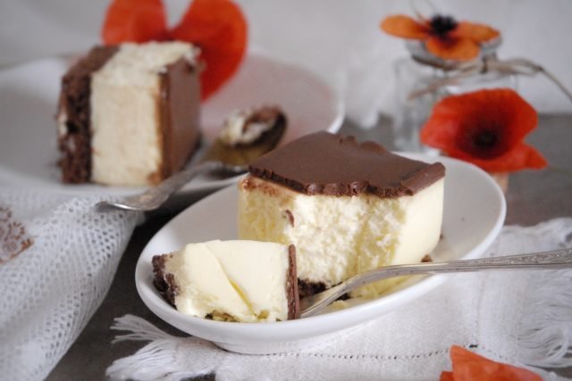 Cheesecake fredda alla vaniglia e cioccolato fondente