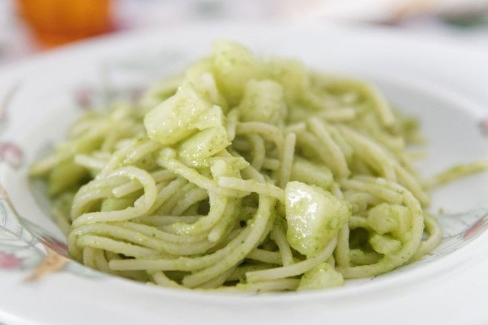 Pasta e patate Bimby con provola e pesto