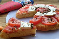 Crostata morbida salata alla caprese