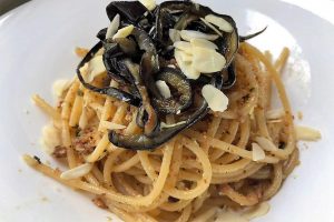 Spaghetti con crema di burrata al basilico e melanzane ...