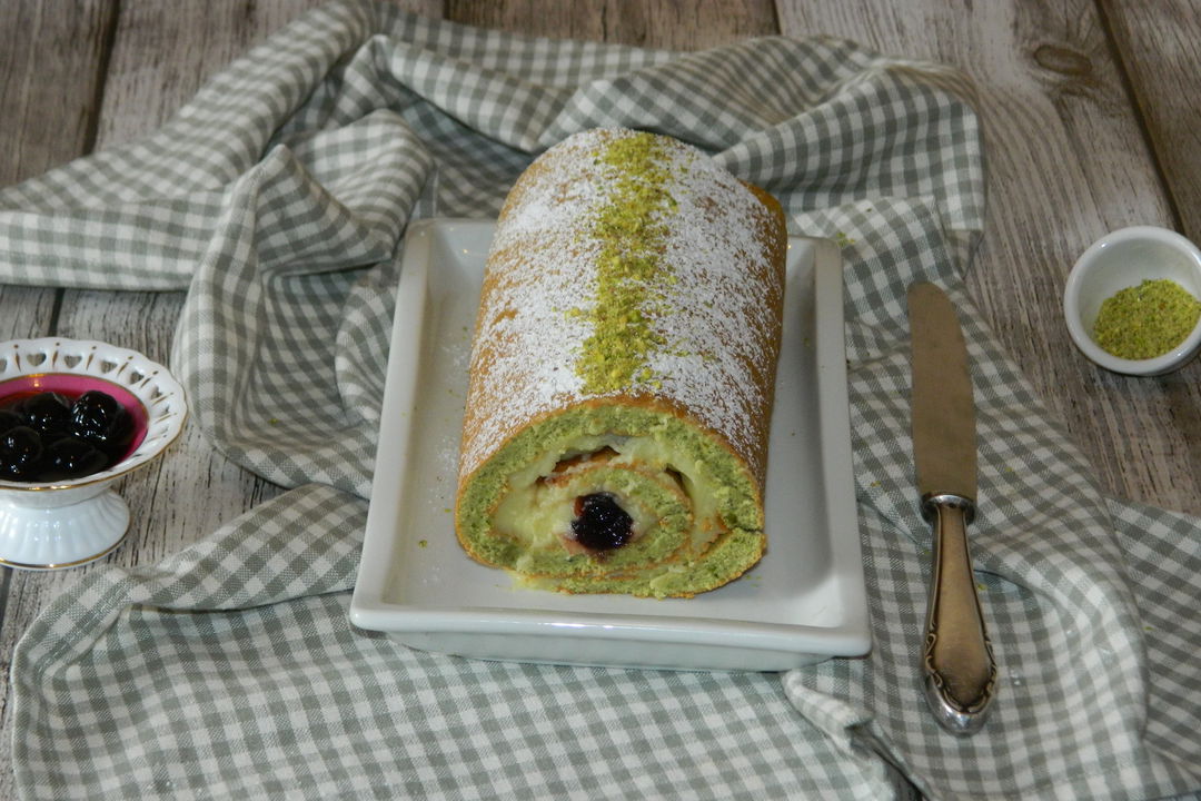 Rotolo al pistacchio con crema pasticcera