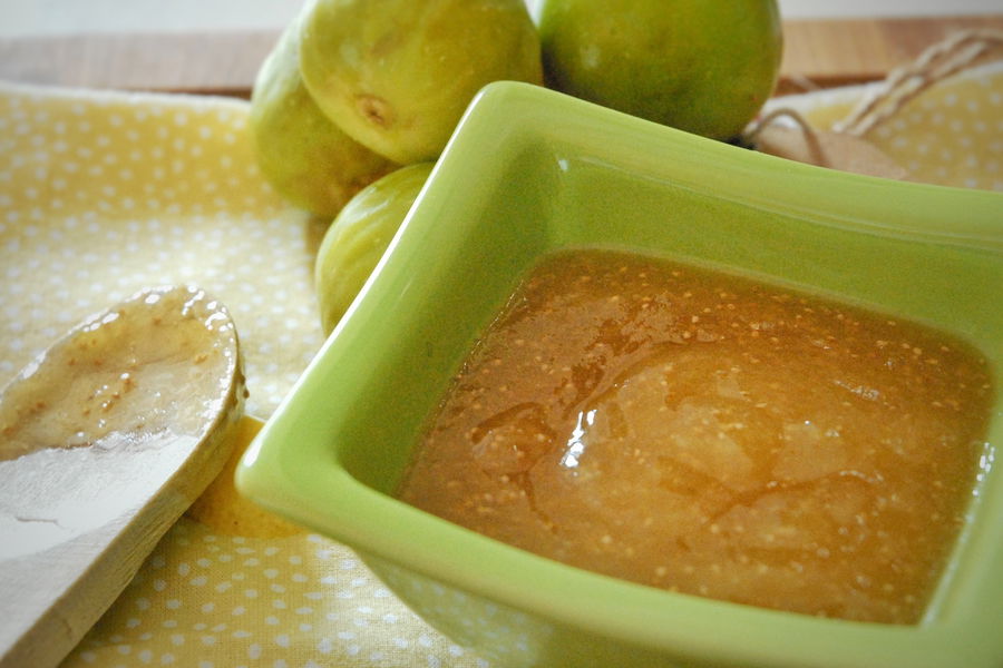 Salsa di fichi caramellata al profumo di limone