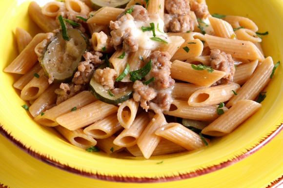 Penne Integrali Con Zucchine Salsiccia E Mozzarella Fidelity Cucina