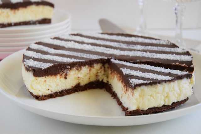 Cheesecake senza cottura al cocco e cioccolato